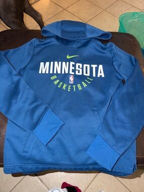 Nike Blue Youth Medium Minnesota Timberwolves Basketball Hoodie